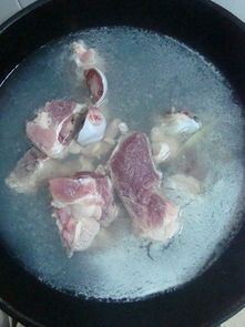 東莞食材配送?中心談談,哪些人不適合喝豬筒骨湯?